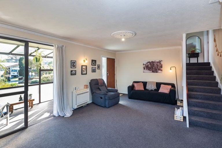 Photo of property in 1/11 Esher Place, Saint Martins, Christchurch, 8022