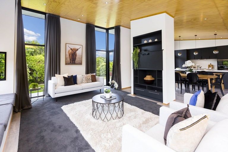 Photo of property in 68 Emerald Hill Drive, Birchville, Upper Hutt, 5018