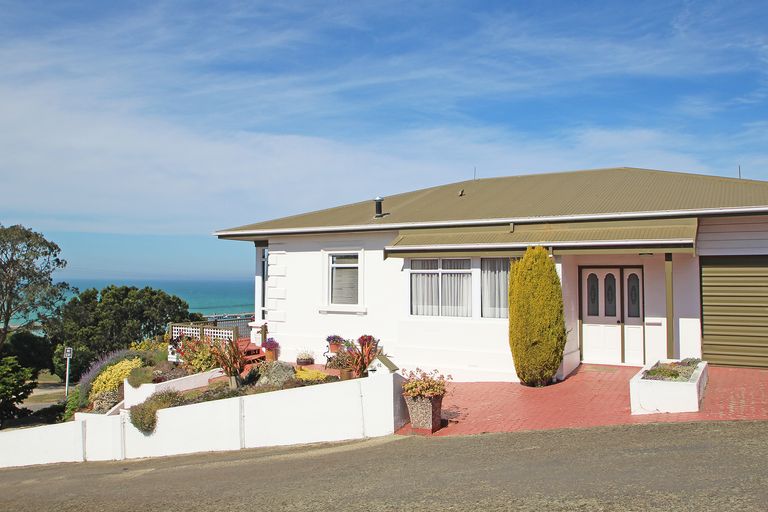Photo of property in 61 Tyne Street, South Hill, Oamaru, 9400