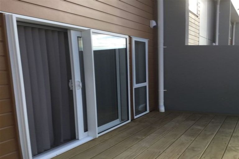 Photo of property in 101 Bordeaux Parade, Te Atatu South, Auckland, 0610