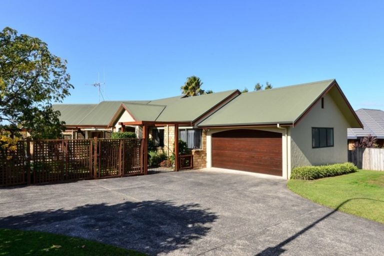 Photo of property in 1 Limousin Place, Grandview Heights, Hamilton, 3200