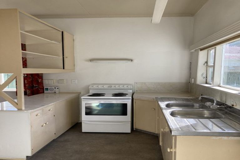 Photo of property in 5 Mckinley Crescent, Brooklyn, Wellington, 6021