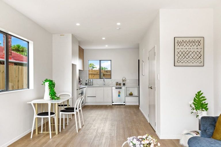 Photo of property in 20a Fairdene Avenue, Henderson, Auckland, 0610