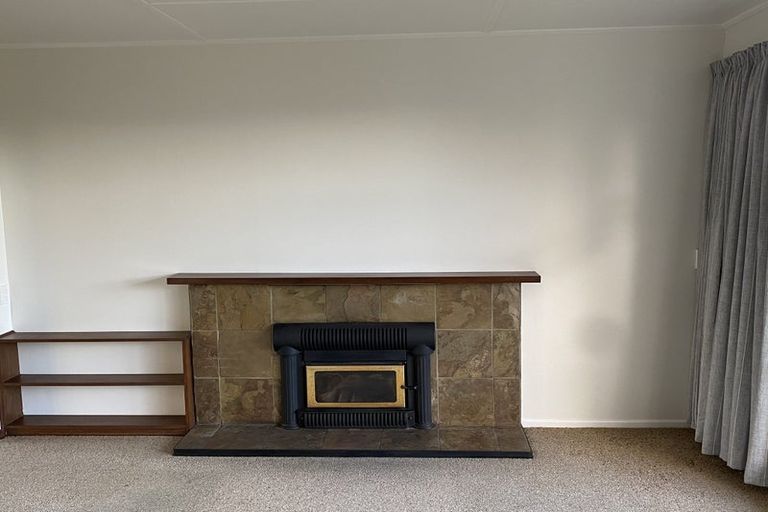 Photo of property in 19 Seddon Street, Carterton, 5713