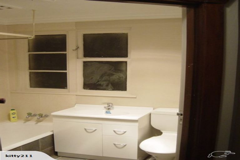 Photo of property in 2/4 Tama Street, Alicetown, Lower Hutt, 5010