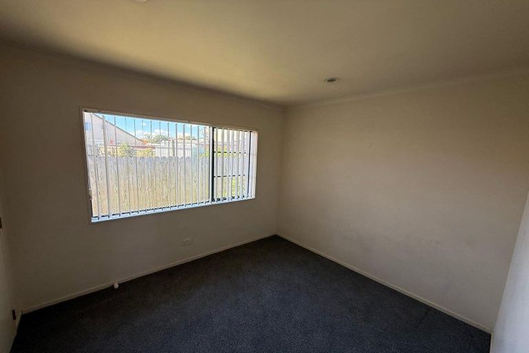 Photo of property in 4 Cotton Place, Opaheke, Papakura, 2113