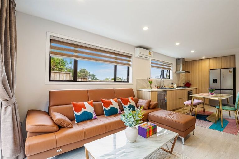 Photo of property in 7d Kerria Place, Sunnynook, Auckland, 0620