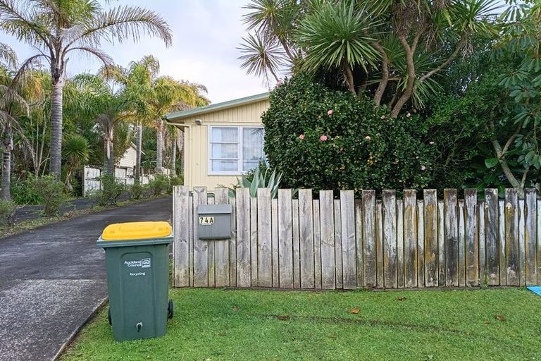 Photo of property in 74 Rosario Crescent, Red Beach, 0932