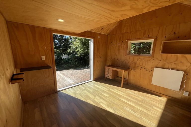 Photo of property in 143 Seatoun Heights Road, Miramar, Wellington, 6022