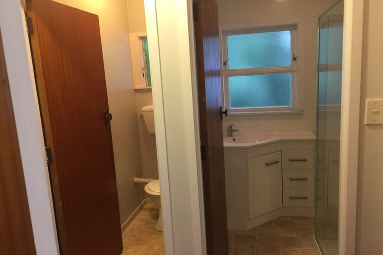 Photo of property in 2/39 Eban Avenue, Hillcrest, Auckland, 0627