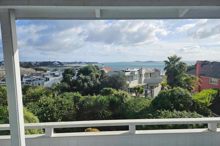Photo of property in 2/8 Clarendon Road, Saint Heliers, Auckland, 1071
