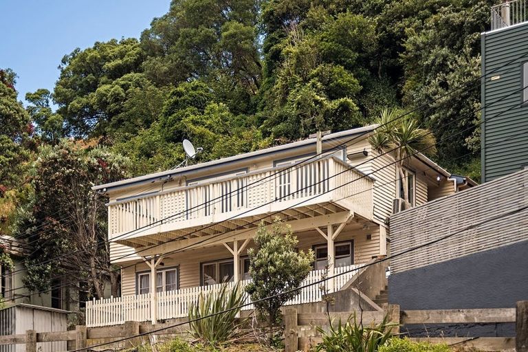 Photo of property in 7 Onslow Road, Khandallah, Wellington, 6035