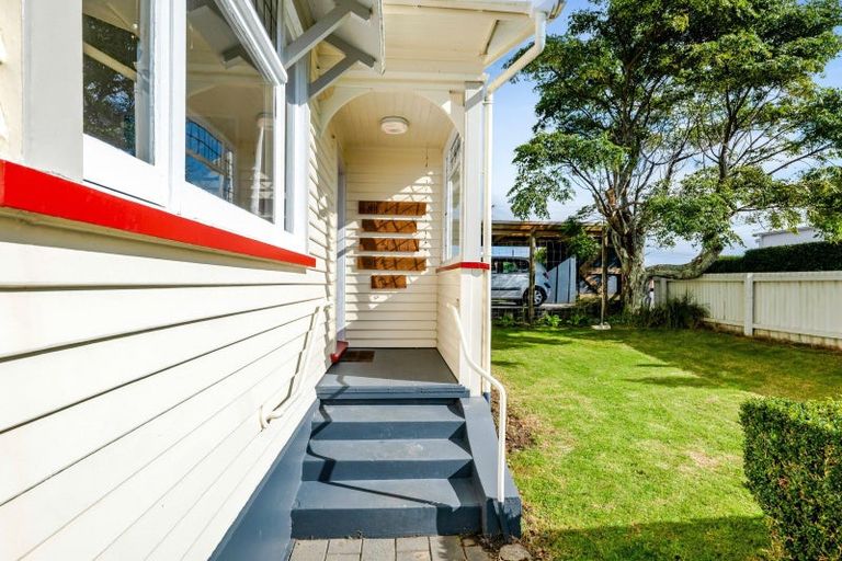 Photo of property in 22 Ngaio Street, Strandon, New Plymouth, 4312