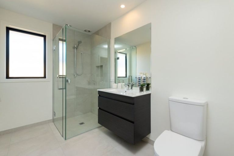 Photo of property in 1 Furlong Road, Papamoa, 3118