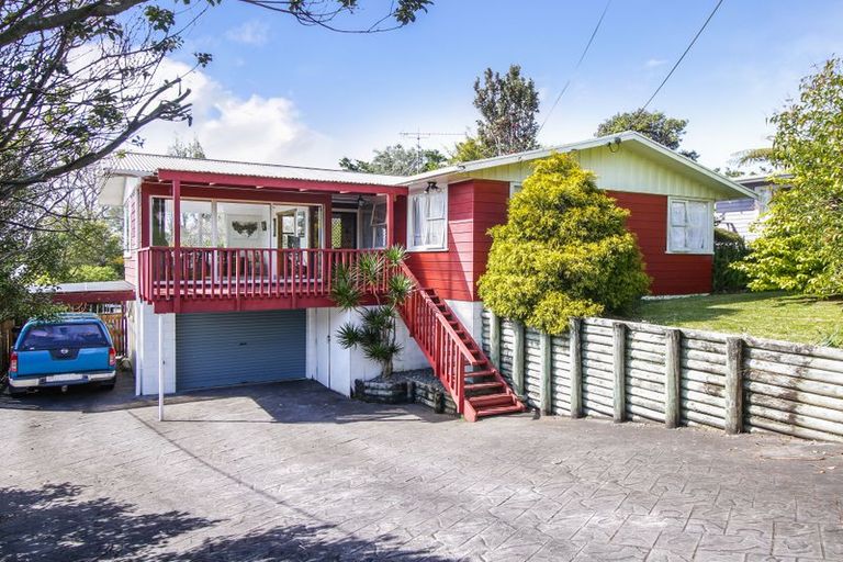 Photo of property in 9 Merchant Avenue, Te Atatu South, Auckland, 0610