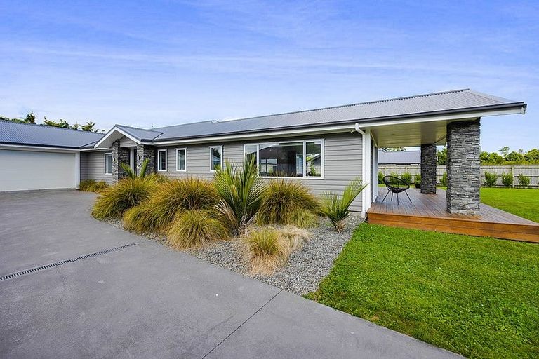 Photo of property in 7 Cross Street, Lepperton, New Plymouth, 4373