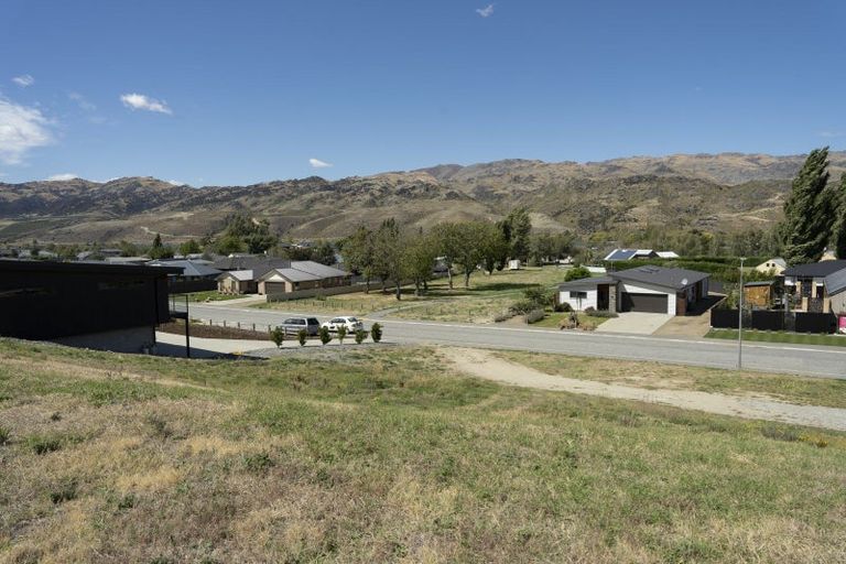 Photo of property in 55 Stratford Drive, Mount Pisa, Cromwell, 9383