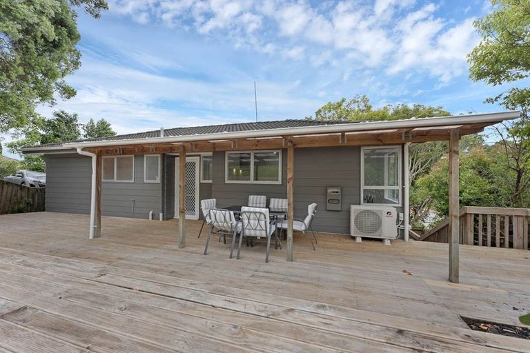 Photo of property in 25 Finn Place, Totara Vale, Auckland, 0629