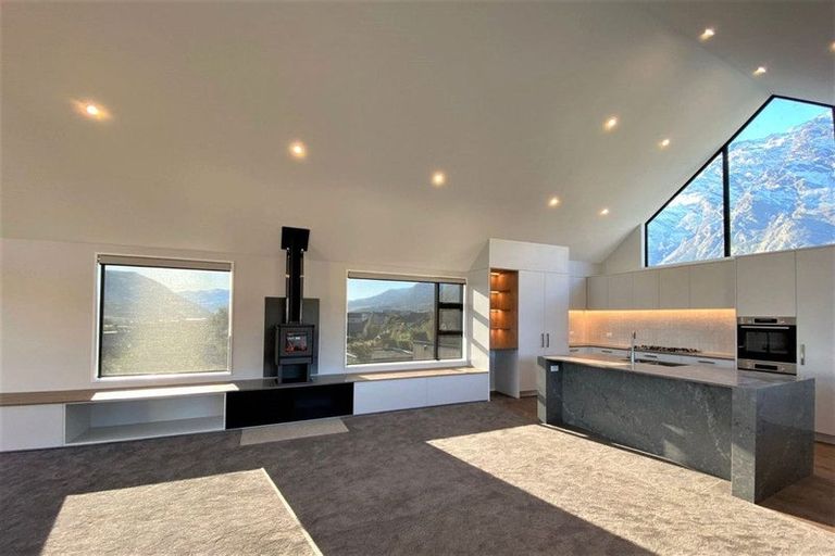 Photo of property in 6 Arran Lane, Jacks Point, Queenstown, 9371