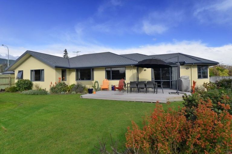 Photo of property in 28 Standish Place, Stoke, Nelson, 7011