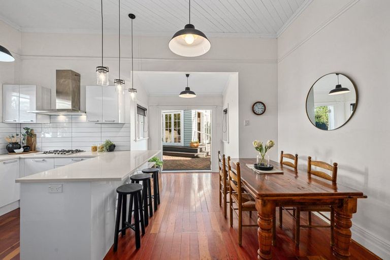 Photo of property in 58 Hinemoa Street, Birkenhead, Auckland, 0626