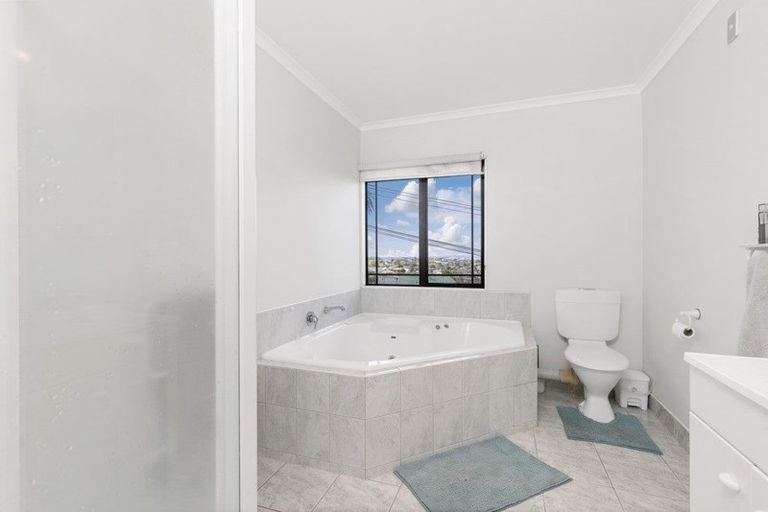 Photo of property in 2a Mizpah Road, Torbay, Auckland, 0630