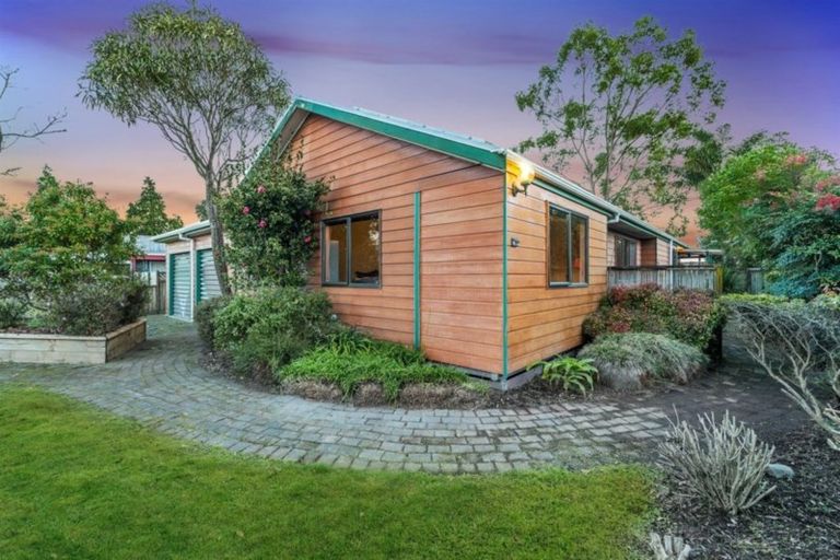 Photo of property in 37 Raymond Street, Fairview Downs, Hamilton, 3214