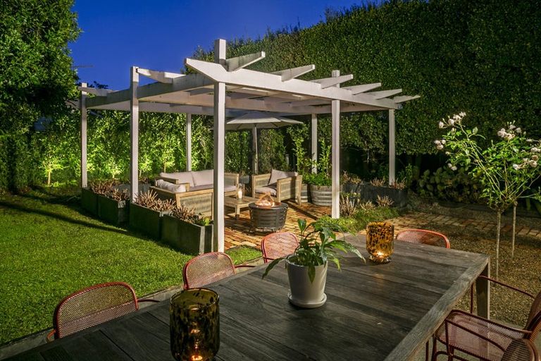 Photo of property in 49b Roland Road, Greenhithe, Auckland, 0632