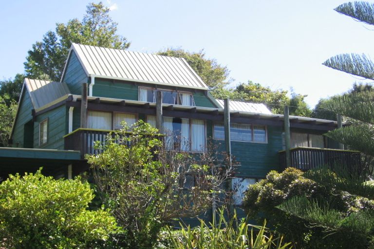 Photo of property in 11 Malters Place, Browns Bay, Auckland, 0630