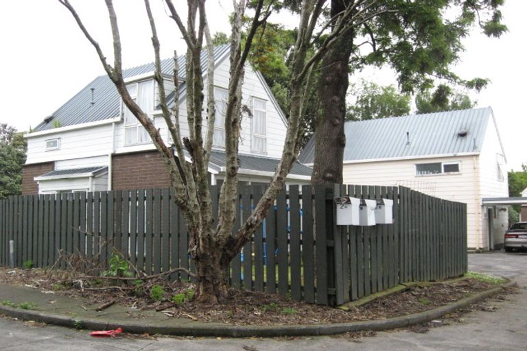 Photo of property in 2 Tioro Lane, Mangere, Auckland, 2022