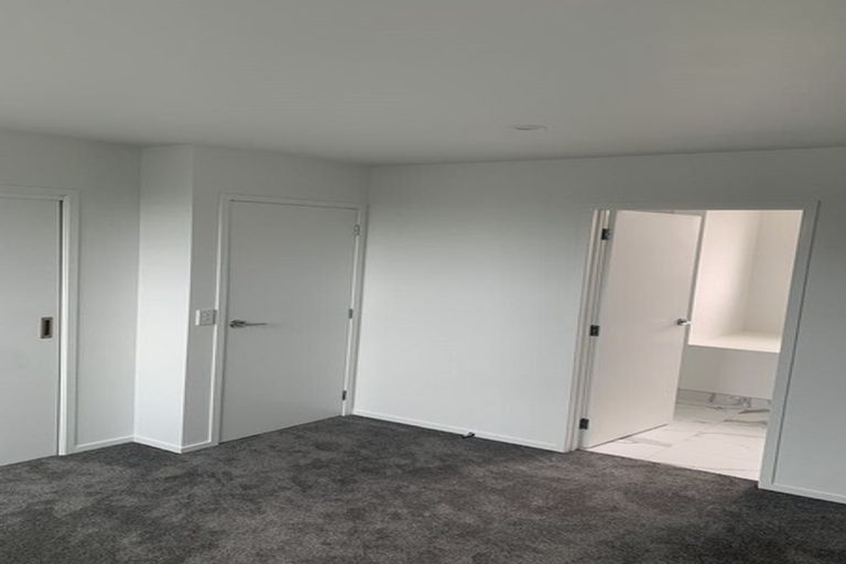 Photo of property in 1/2 Jadewynn Drive, Massey, Auckland, 0614