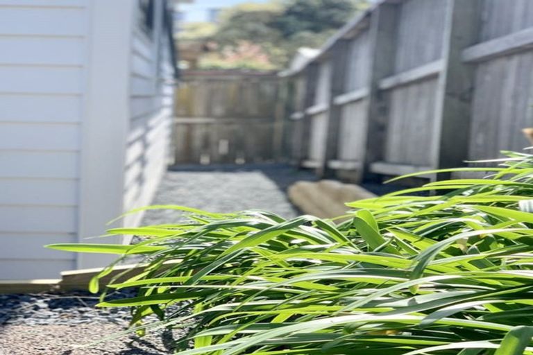 Photo of property in 11 San Ambrosio Rise, Henderson, Auckland, 0612