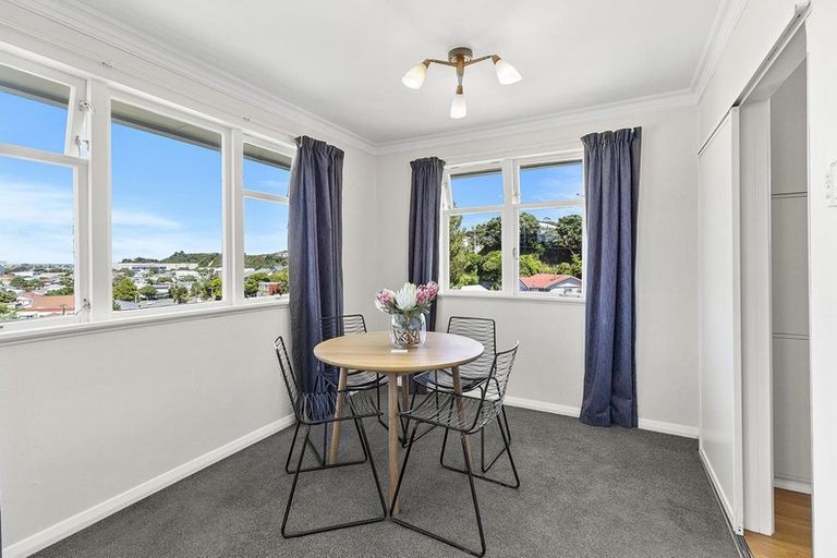 Photo of property in 117 Tauhinu Road, Miramar, Wellington, 6022