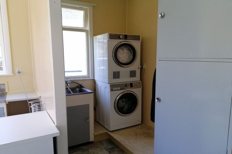 Photo of property in 41 Norton Park Avenue, Fairfield, Lower Hutt, 5011