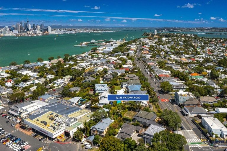 Photo of property in 2/125 Victoria Road, Devonport, Auckland, 0624