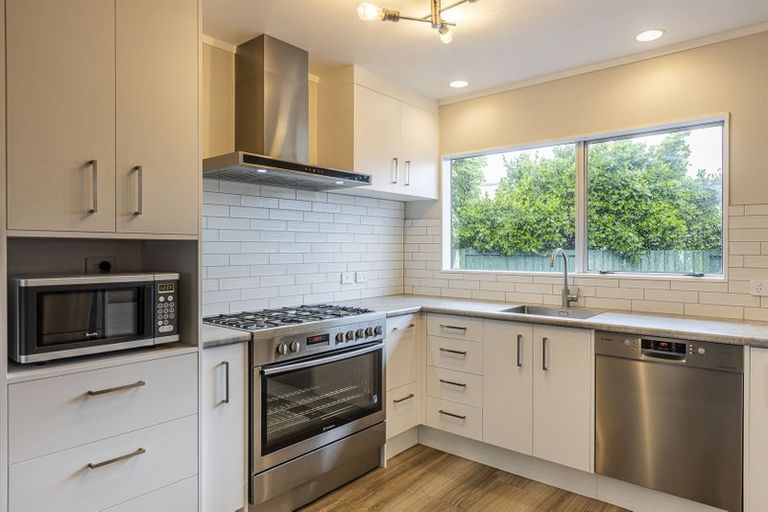 Photo of property in 16 Jupiter Street, Milson, Palmerston North, 4414