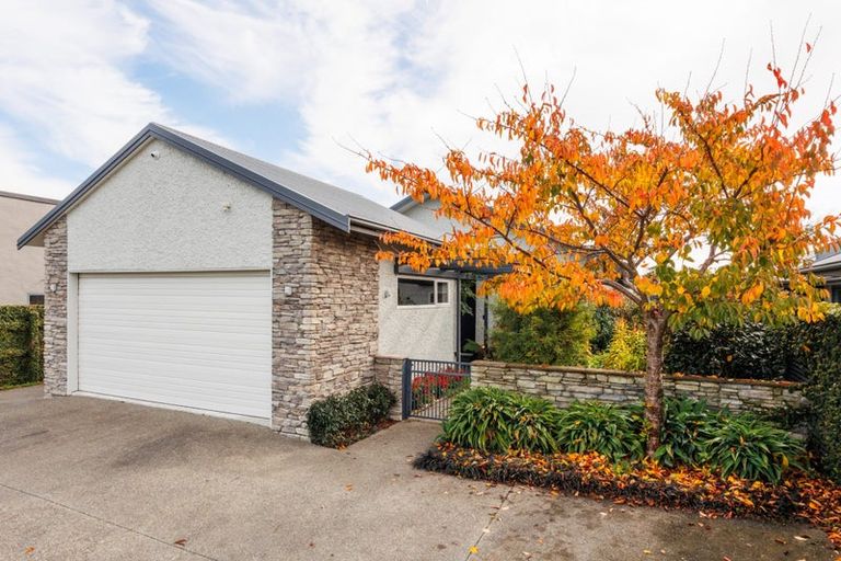 Photo of property in 42 Stewart Crescent, Hokowhitu, Palmerston North, 4410