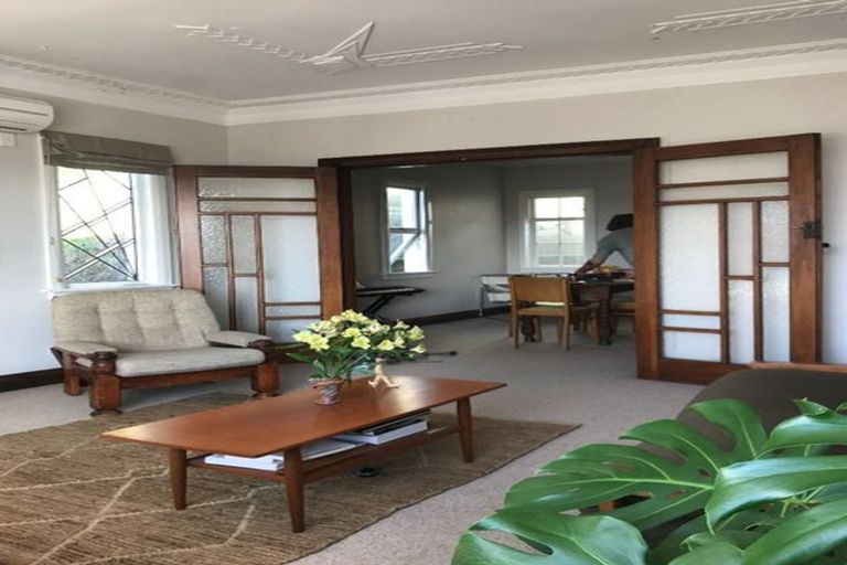 Photo of property in 34 Queens Drive, Kilbirnie, Wellington, 6022