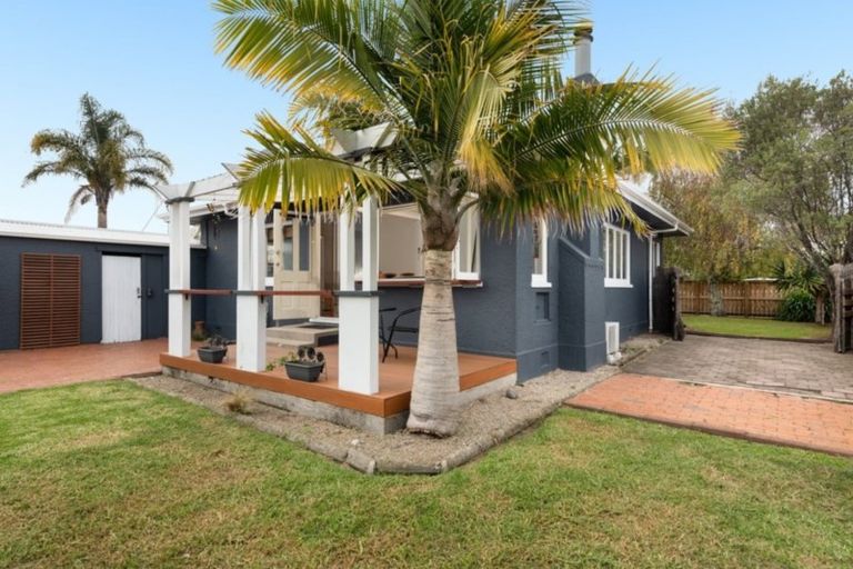 Photo of property in 77 Ngatai Road, Otumoetai, Tauranga, 3110
