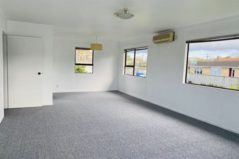 Photo of property in 2/15 Hamlin Road, Mount Wellington, Auckland, 1060