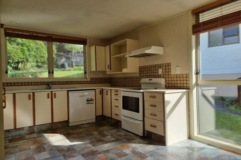 Photo of property in 27 Viewmont Drive, Harbour View, Lower Hutt, 5010