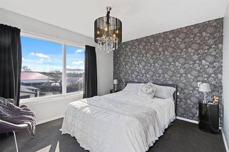 Photo of property in 8 Mappleton Avenue, Burnside, Christchurch, 8053