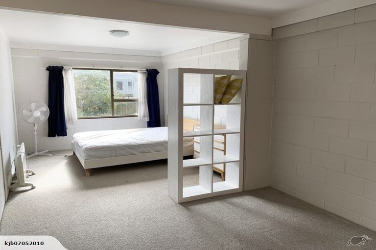 Photo of property in 1/18 Glenwood Avenue, Birkenhead, Auckland, 0626