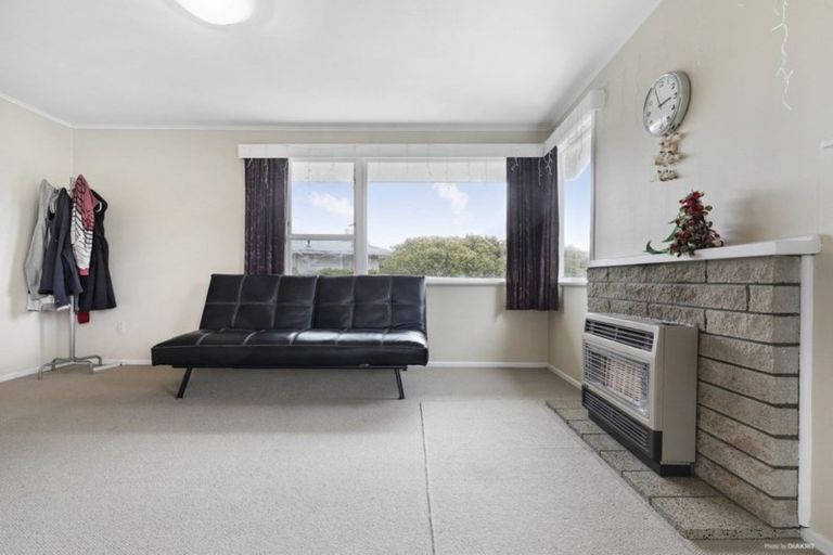 Photo of property in 32 Mark Avenue, Paparangi, Wellington, 6037