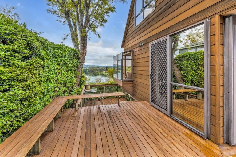 Photo of property in 47 Pohutukawa Avenue, Shelly Park, Auckland, 2014