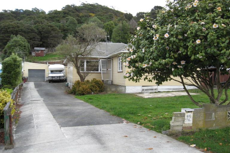 Photo of property in 95 Wellington Road, Wainuiomata, Lower Hutt, 5014