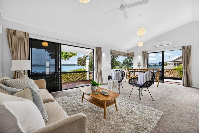 Photo of property in 32b Kiwi Esplanade, Mangere Bridge, Auckland, 2022
