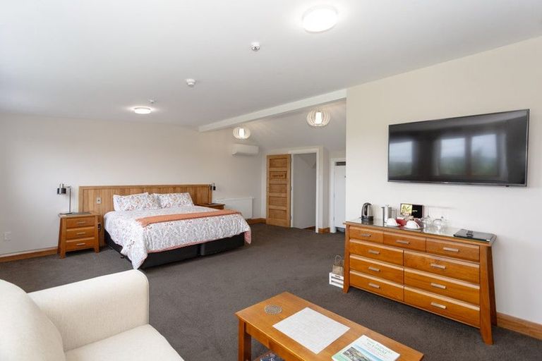 Photo of property in 33 Wellington Street, Enfield, Oamaru, 9491