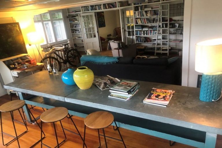 Photo of property in 21 Sealy Road, Bluff Hill, Napier, 4110