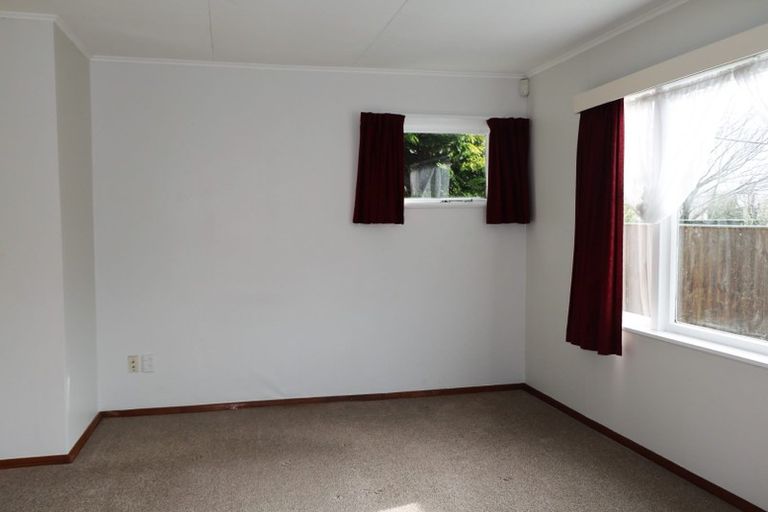 Photo of property in 5 Mcgowan Road, Wainuiomata, Lower Hutt, 5014